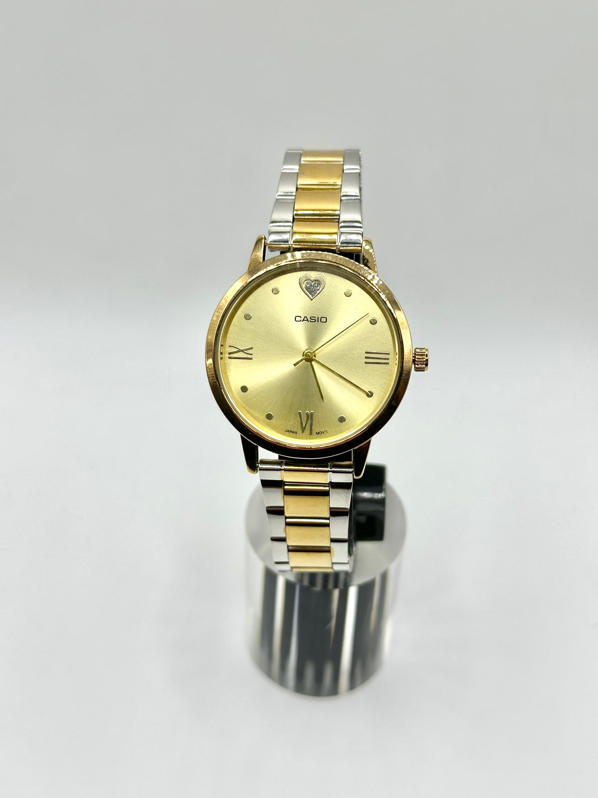 Montre Casio Femme Bicolore Doré & Argenté – Cadran Doré Élégant