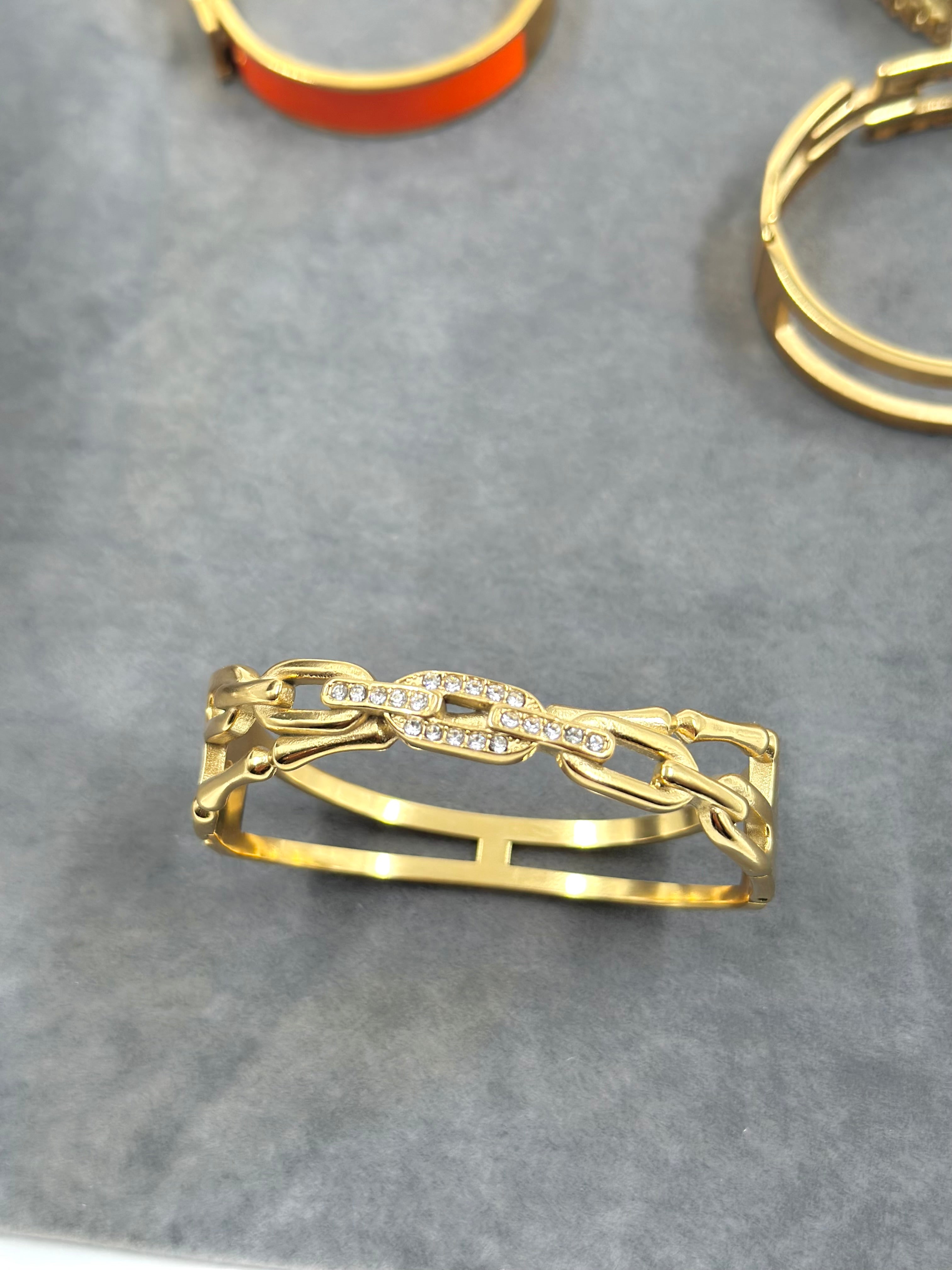 Bracelet Chaîne Luxe – Plaqué Or 18K & Zircons